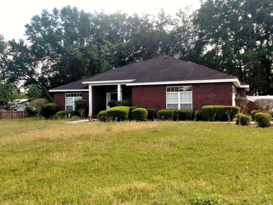 1st image of 232 SW Creekside Ln