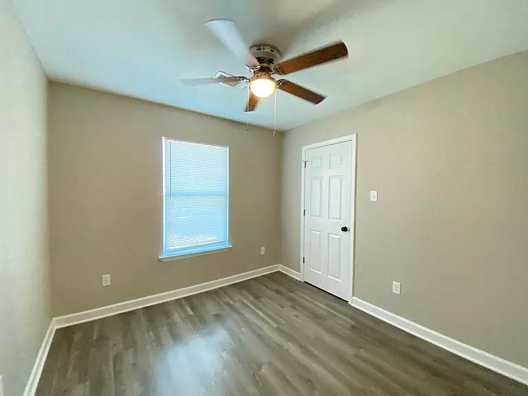 8821 Winston Dr — Photo 9