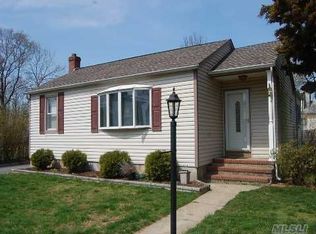 1430 13th St, West Babylon, NY 11704