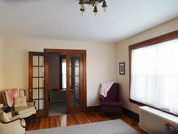 4th image of 1290 Vestal Ave