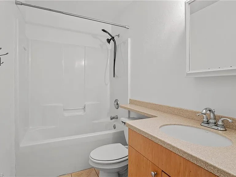 612 Santa Barbara Blvd — Photo 23