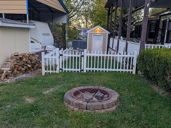 3rd image of 5 Bear Bottom Rd