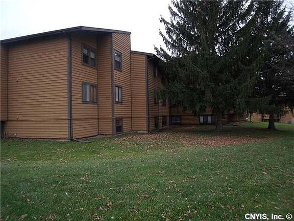3rd image of 492 Idlewood Blvd