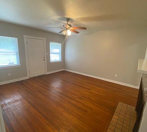 3rd image of 2221 Amelia Cir
