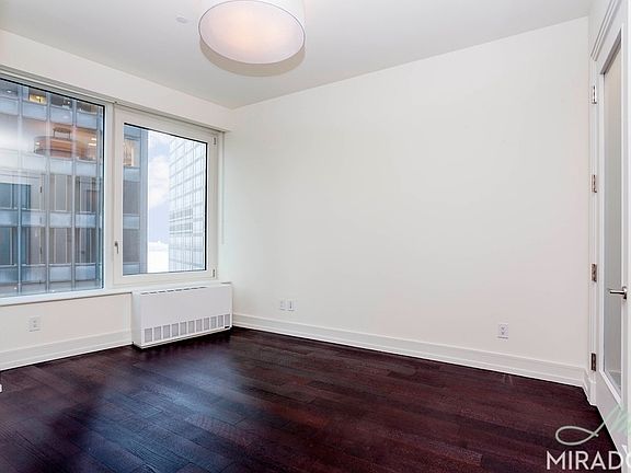 5th image of 2 Water St APT 14d