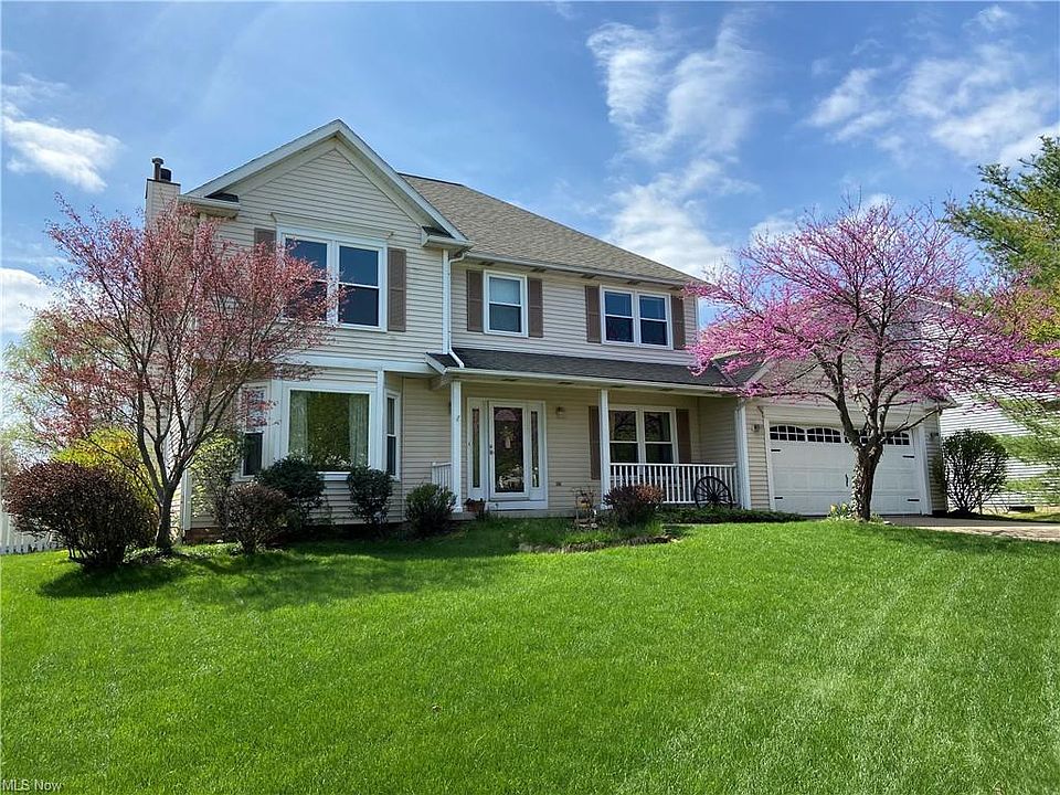 1st image of 210 Newfield Cir