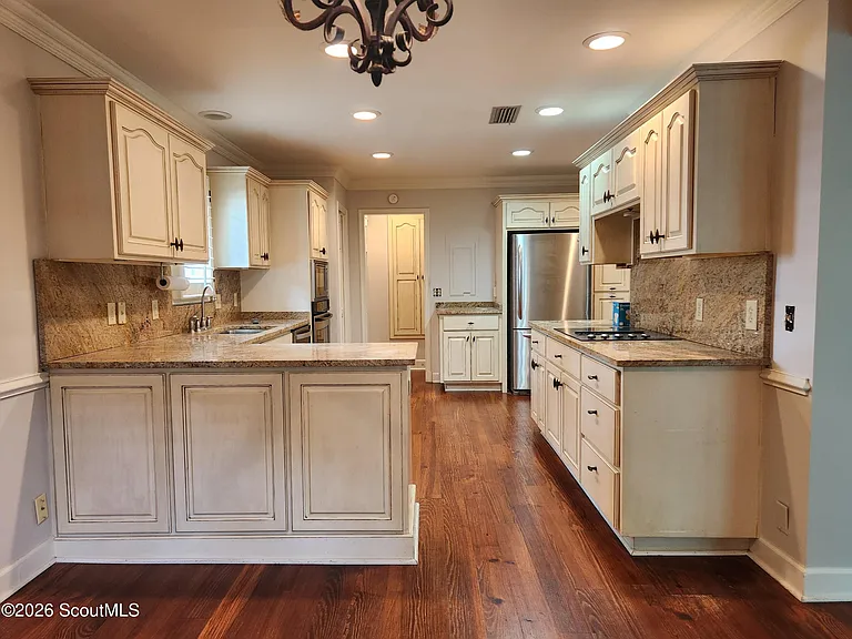 103 Mews Cir — Photo 6