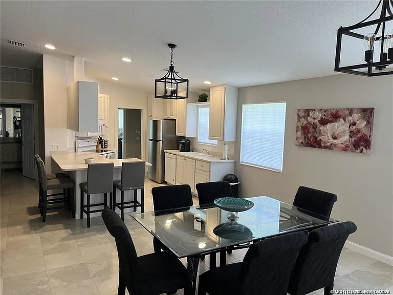 10629 SW Hartwick Dr — Photo 17