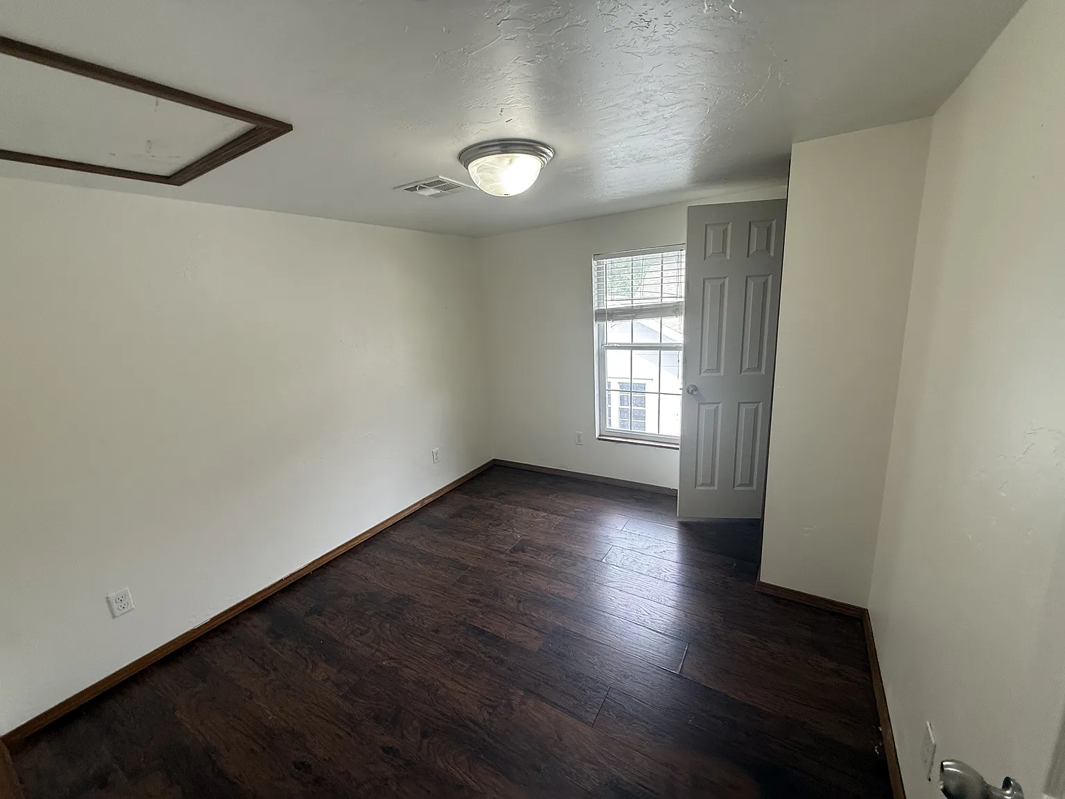805 East 13th Street APT B - 1 — Photo 3