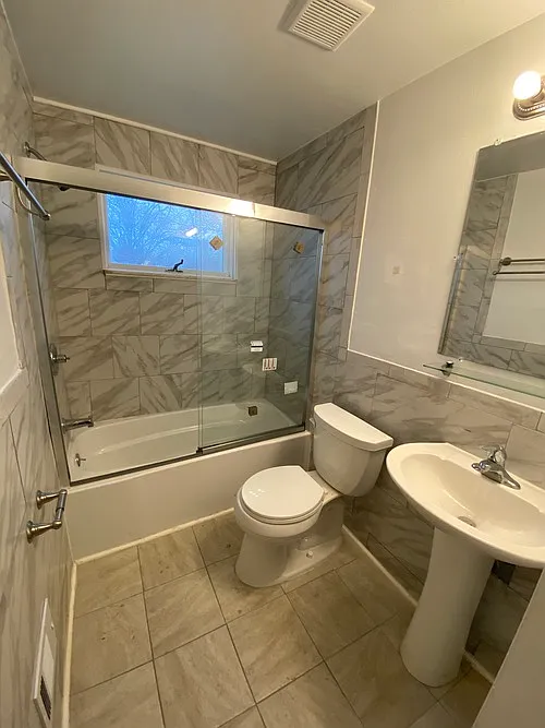 8 Downing Ct photo 1