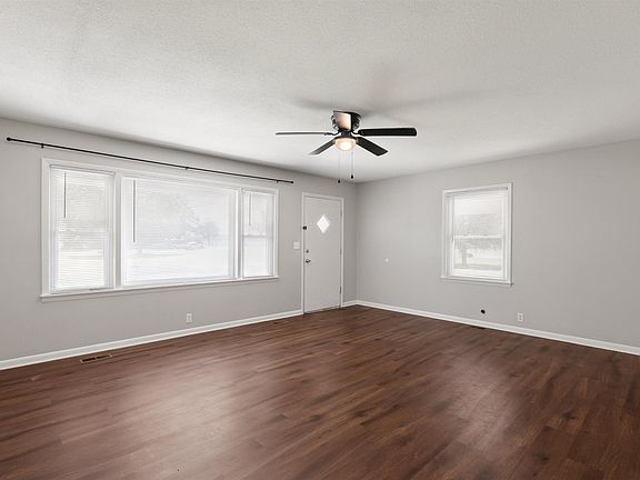 5th image of 607 Lake St