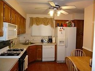 4th image of 454 Country Club Ln #454