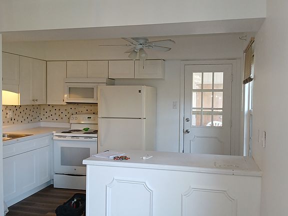 3rd image of 1672 Herault Pl #B1