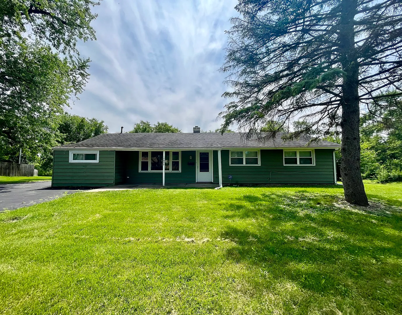 17820 Baker Ave photo 1