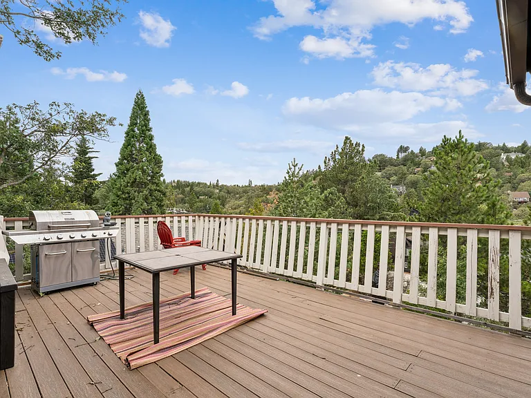 1301 Calgary Dr — Photo 8