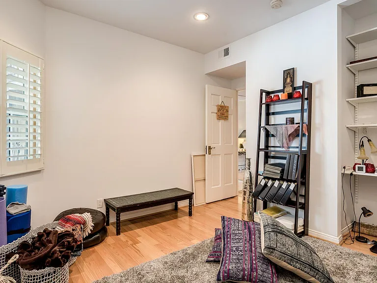 2025 S Beverly Glen Blvd — Photo 10