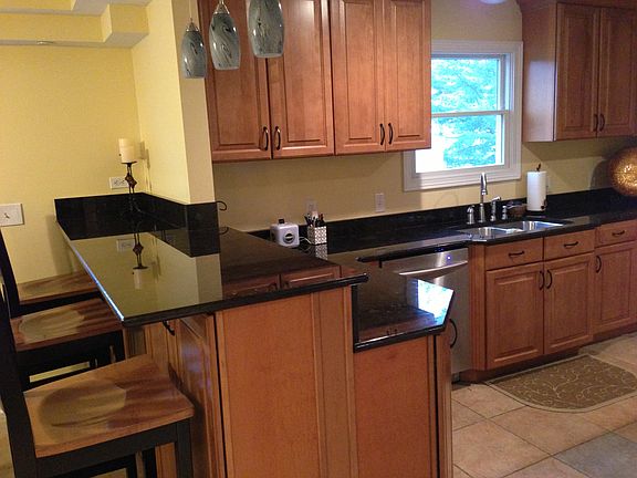42" Maple Cabinets/Granite 