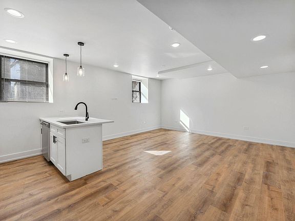 5th image of 2219 N Hamilton Ave #1