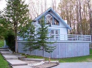 11218 Spring St, Charlevoix, MI 49720