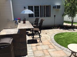 140 Poet Ave, North Babylon, NY 11703