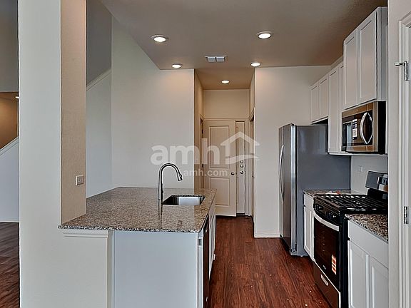 2nd image of 2710 Lillybrook Ln