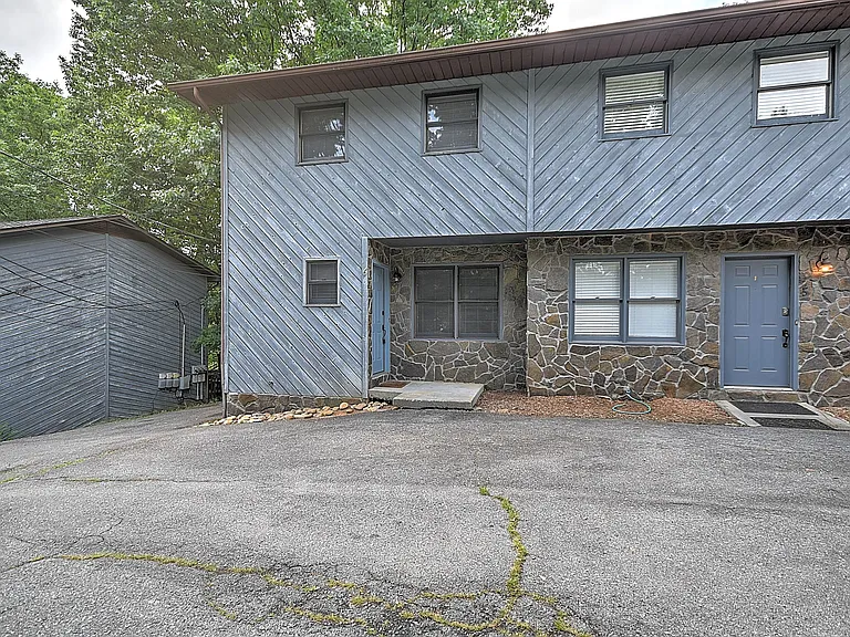 348 River Rd #A6 — Photo 1