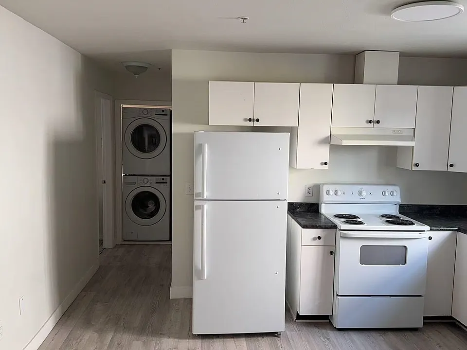 21XX Fraser Ave