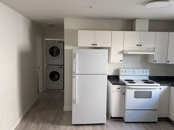 21XX Fraser Ave, Pt Coquitlam, BC V3B 1L8