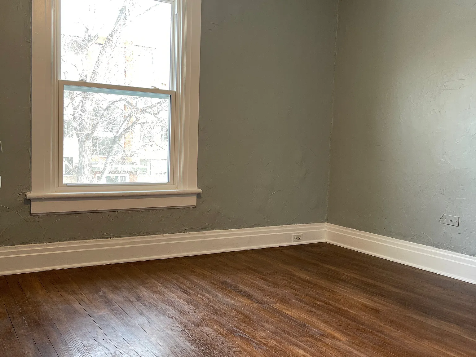 1029 N Corona St — Photo 4