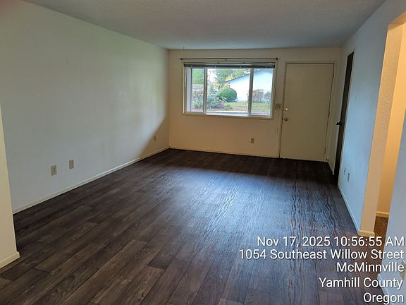 3rd image of 1054-56 SE Willow St #1054