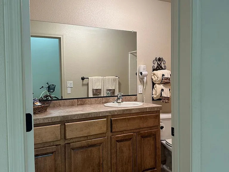 1840 Laramie Dr — Photo 24