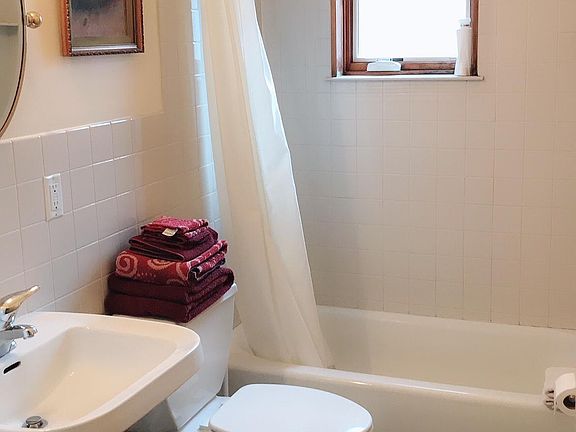 3rd image of 231 S 42nd St #2R