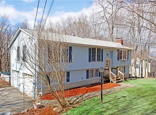 151 Fieldstone Ter, Naugatuck, CT 06770