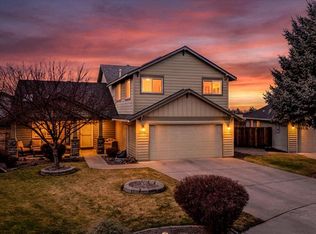2240 NW Oak Ct, Redmond, OR 97756
