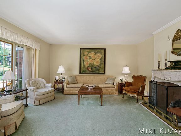 4th image of 2410 Glen Echo Dr SE