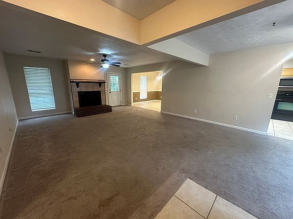 3rd image of 141 Douglas Dr