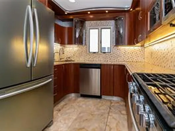 2613 East 65th Street image 11 of 31