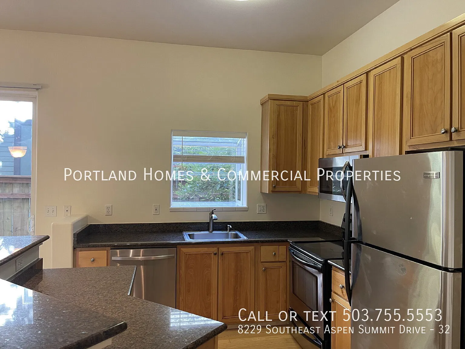 3-Bedroom Home with Gas Fireplace, Community Pool and Club House — Photo 3
