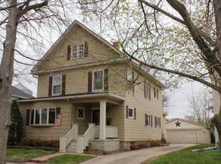 408 E Wall St, Morrison, IL 61270