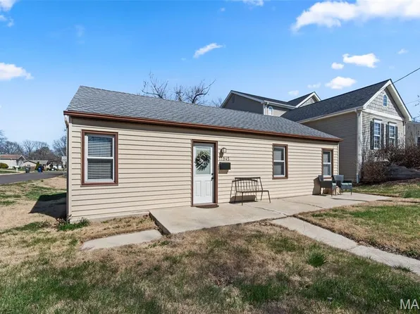 11945 Lillian Ave, Saint Louis, MO 63131