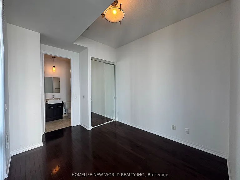 770 Bay St #Penthouse 206 — Photo 15