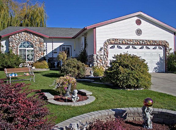 2nd image of 2735 Vesta Cir