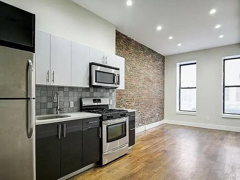 268 Albany Ave #4L — Photo 3