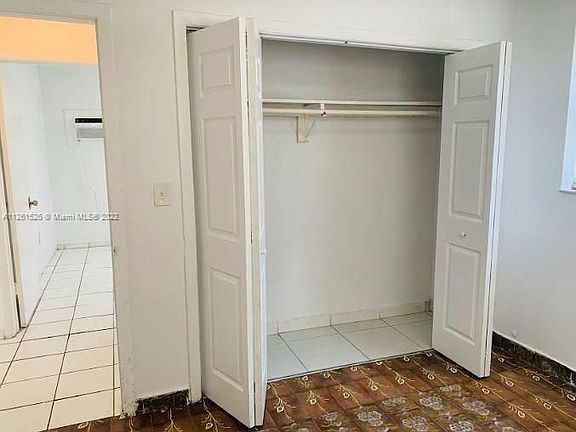 5th image of 668 NW 31st St APT 6