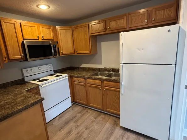 8011 W D Ave APT C, Kalamazoo, MI 49009