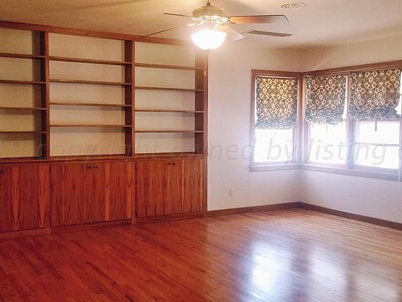 2nd image of 2122 Mary Ellen St