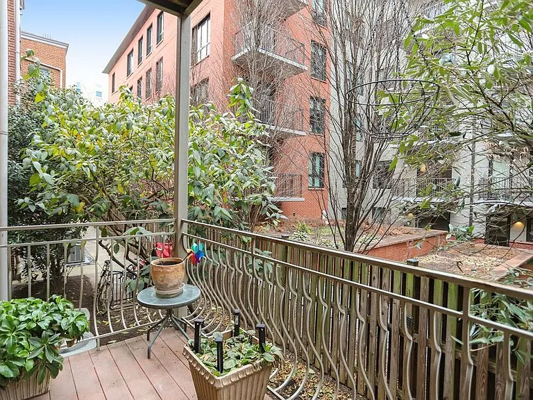 1323 Clifton St NW #13 — Photo 31
