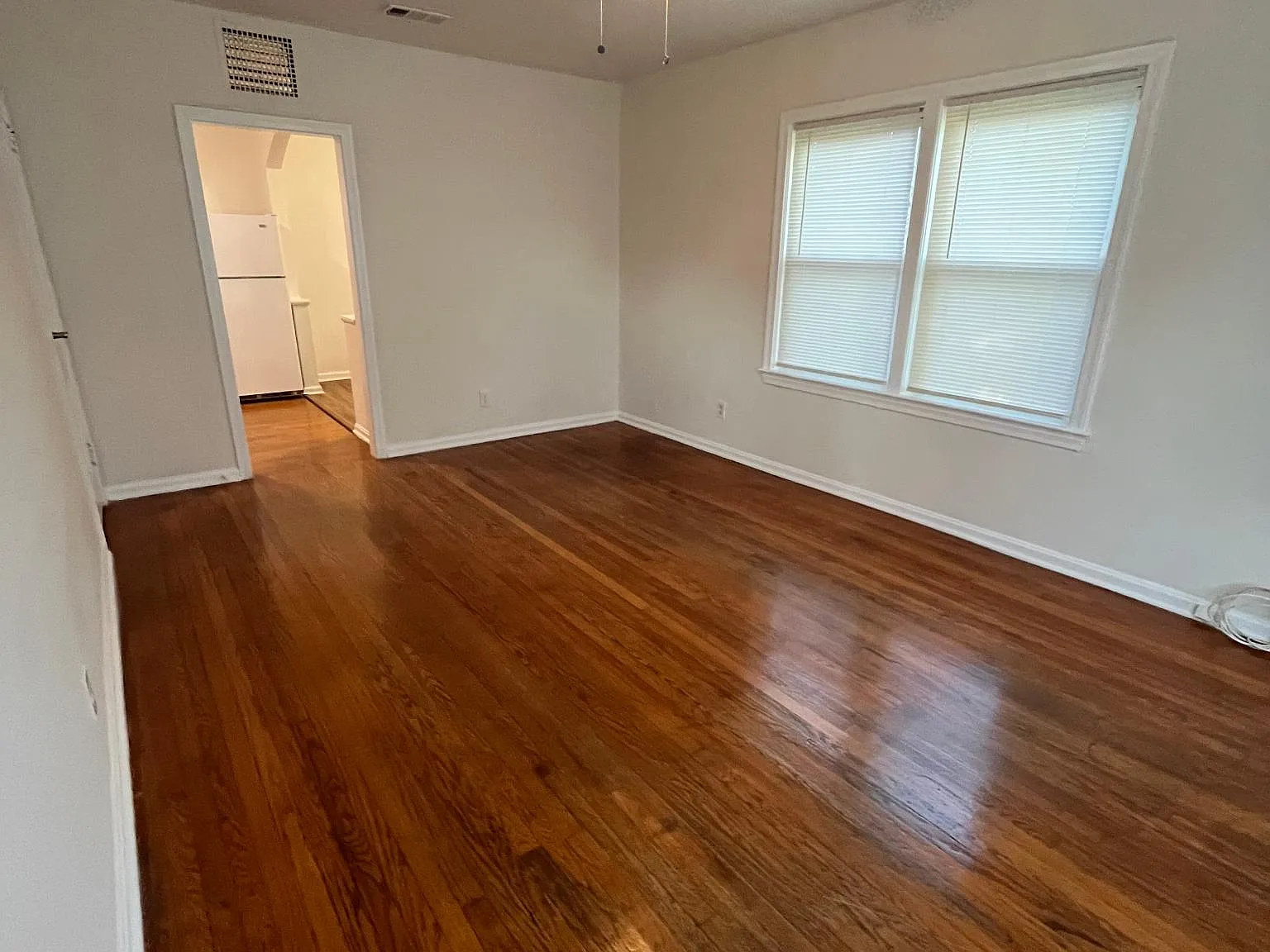 1 bed, 700 sqft, $1,075 — Photo 4