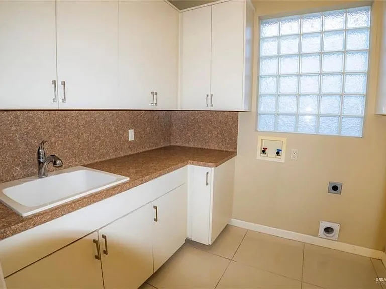 1220 E Agusta Ave — Photo 14