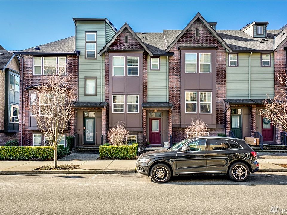 1st image of 1031 10th Ave NE